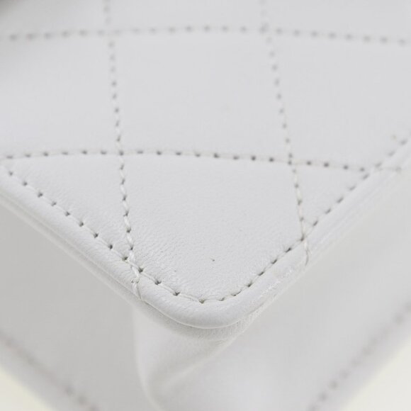 CHANEL Matelasse Shoulder Bag AS0584 White lambskin Women - Picture 10 of 10